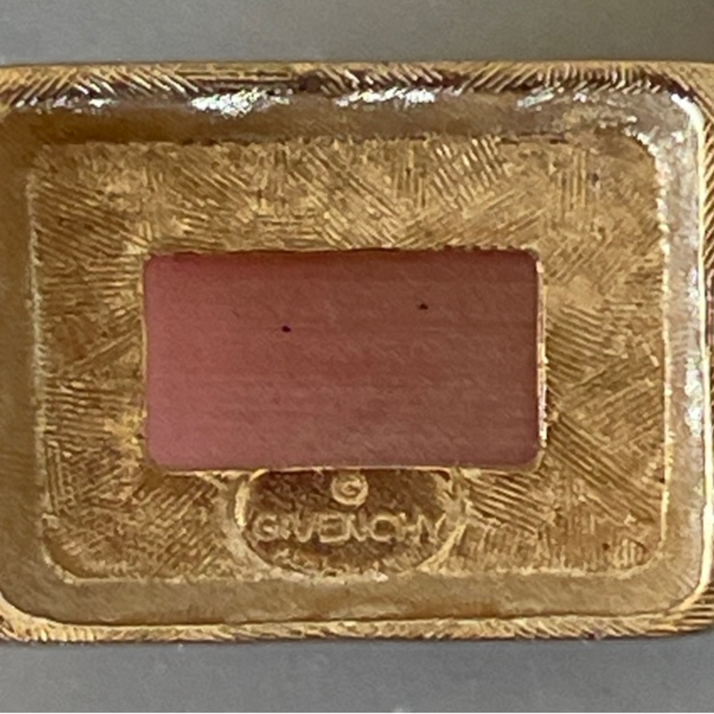 GIVENCHY Gold Serpentine Chain Rectangle Pink Cabochon Stone Necklace Vintage - Picture 5 of 17